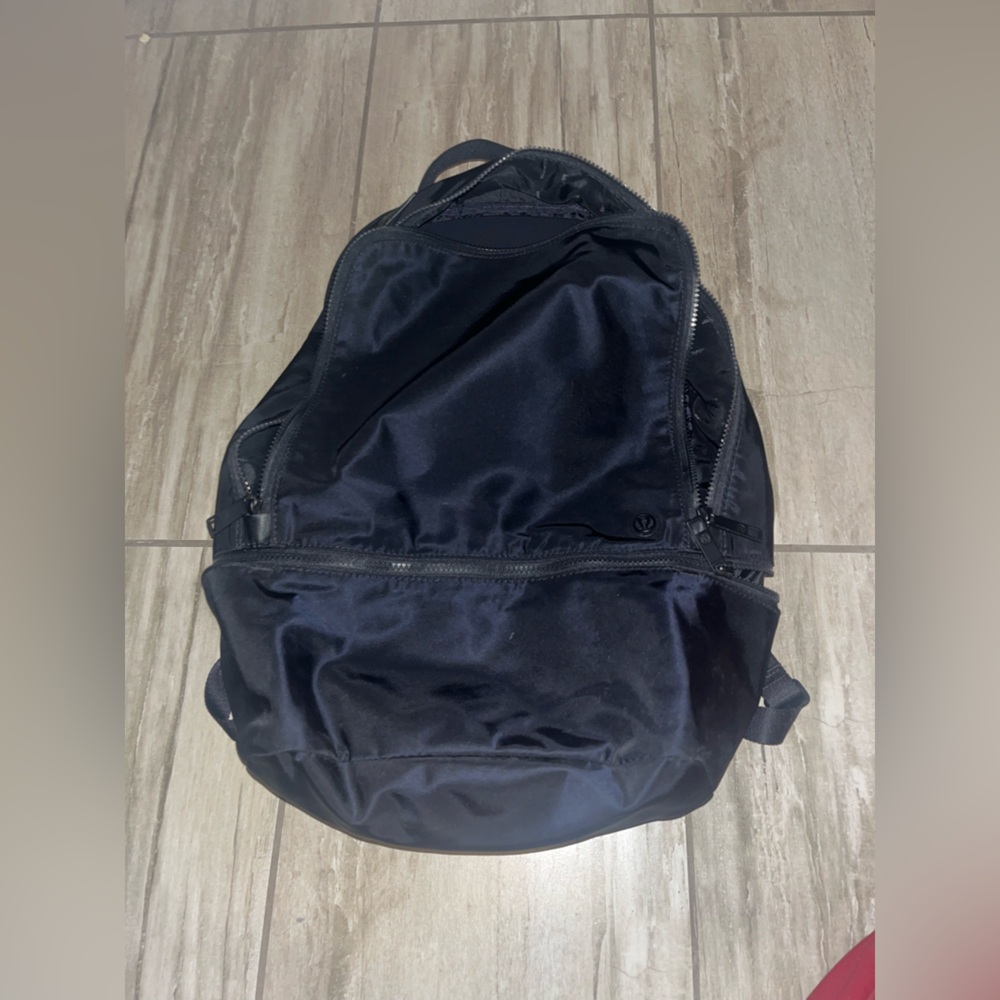 EUC Lululemon unisex big Black Backpack